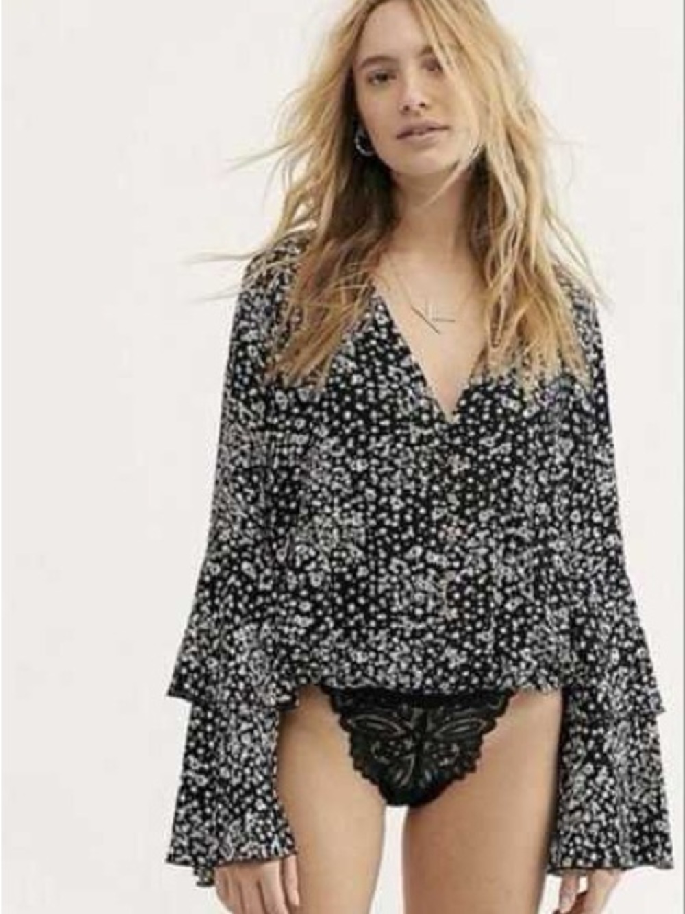 Intimately FP Black & White Floral V-Neck Blouse/Bodysuit Sz XS Bell Sleeves - Picture 3 of 15